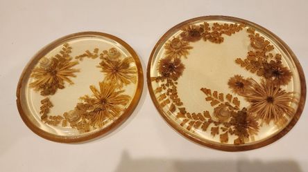 Vintage Lucite Footed Trivet Set with Pressed Flowers