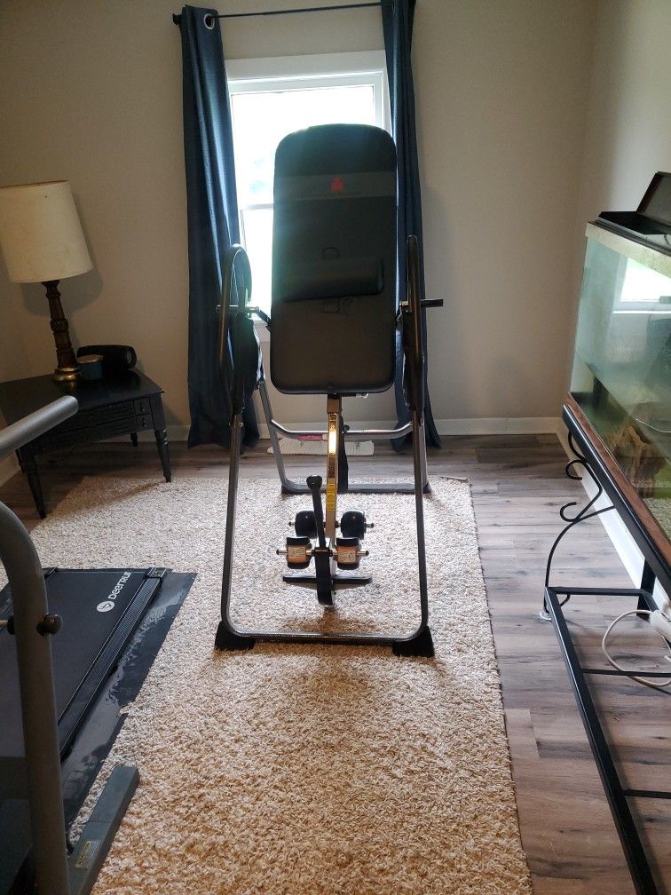 Inverson Table