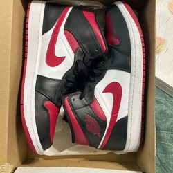 Jordan 1 Mid
