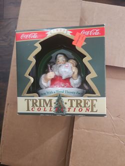 VINTAGE 1990 COCA-COLA 1933 TRIM A TREE COLLECTION  IN IT'S ORIGINAL SEALED PACKAGING BOX  GREAT CONDITION ONLY $15.00