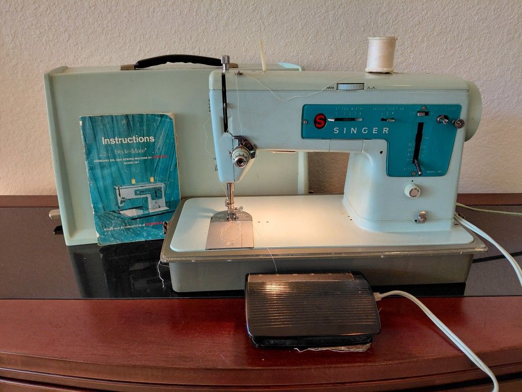 Vintage Singer Sewing Machine Model 347 With Pedal