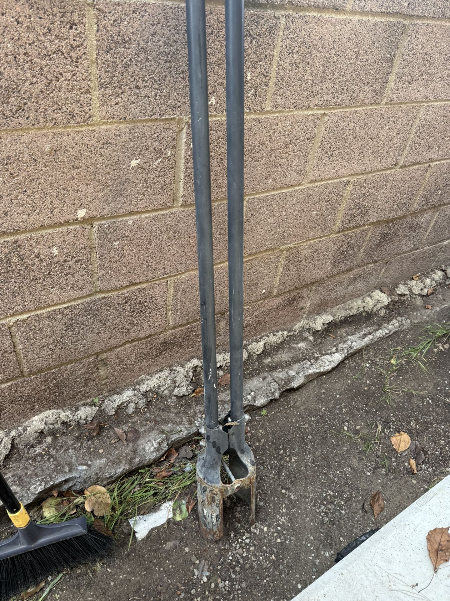 Hole Digger 