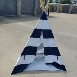 Kids indoor tent