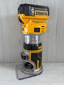 DeWalt DCW600 20V Max XR Brushless Cordless Compact Router with Battery (A1G012787)