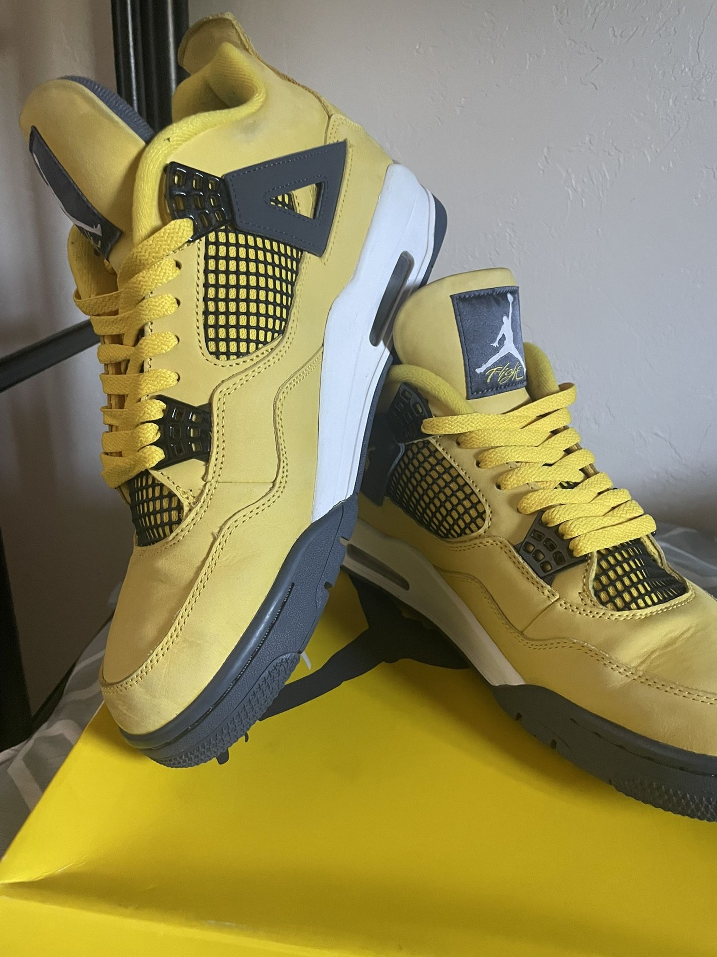 Jordan 4 Yellow Lightning