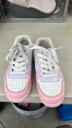 Kello kitty and fiends shoes