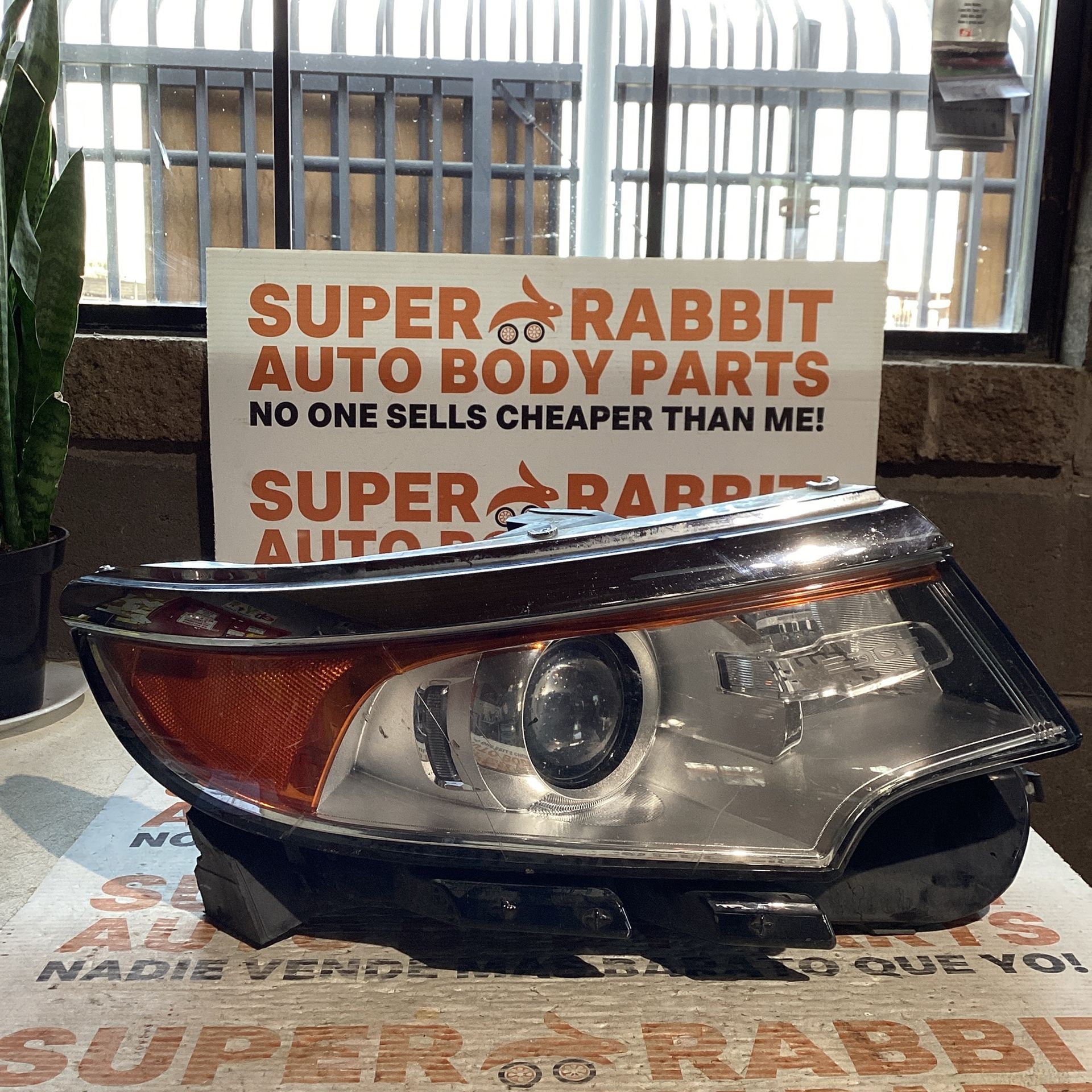 2011 Edge Passenger Headlight Halogen Original 2014