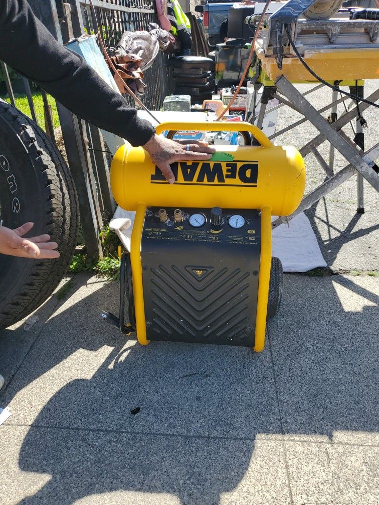 Dewalt Compressor