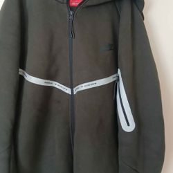 NIKE TECH HOODIE 