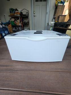 Whirlpool Laundry Pedestal