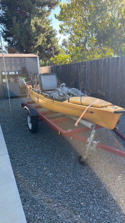 Fishing kayak