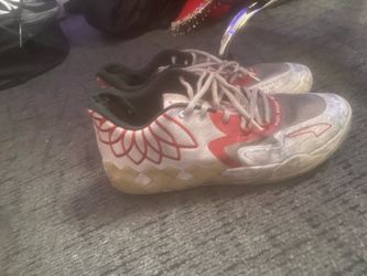Used lamelo shoes