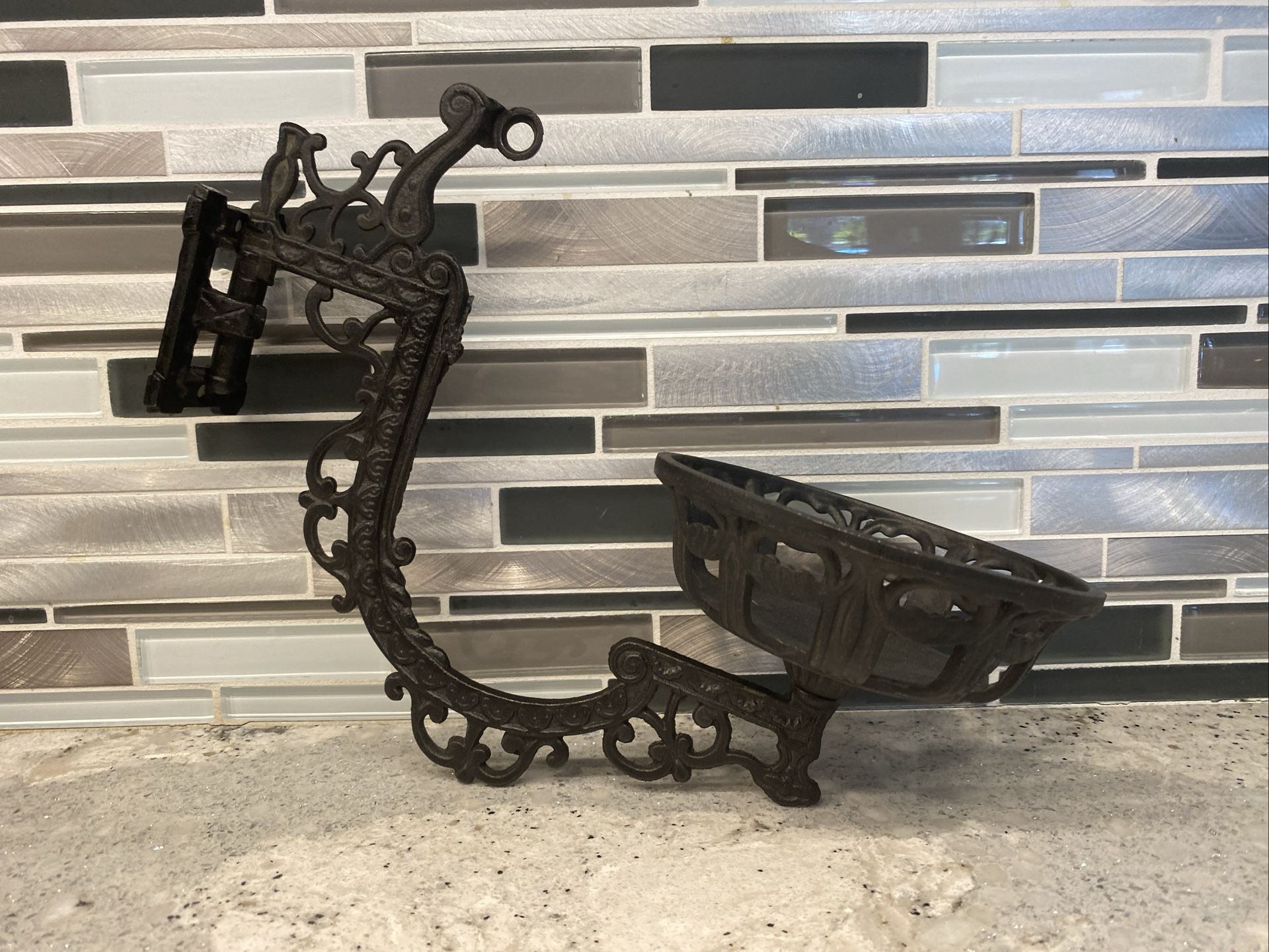 Antique Oil Lamp Plant Wall Sconce Bracket Holder Black Cast Iron with Mount
