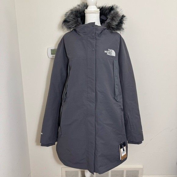 The North Face Women's New 
Outerboroughs Parka 3XL