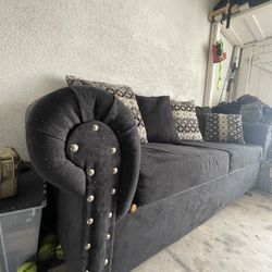 Couch Black