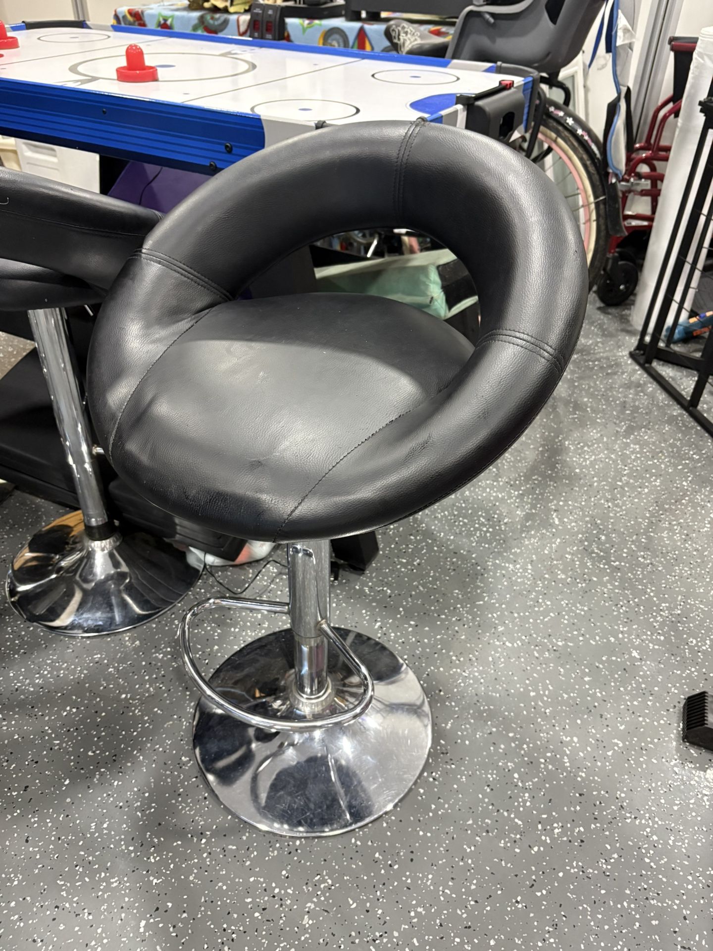 6 Adjustable Stools