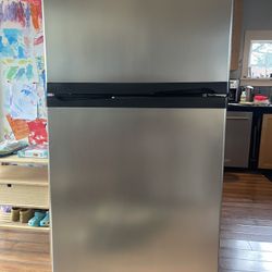 Whirlpool Refrigerator 
