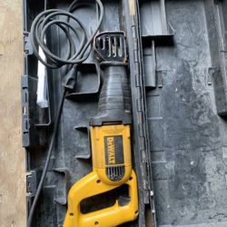 Dewalt saw Electric Working Good 