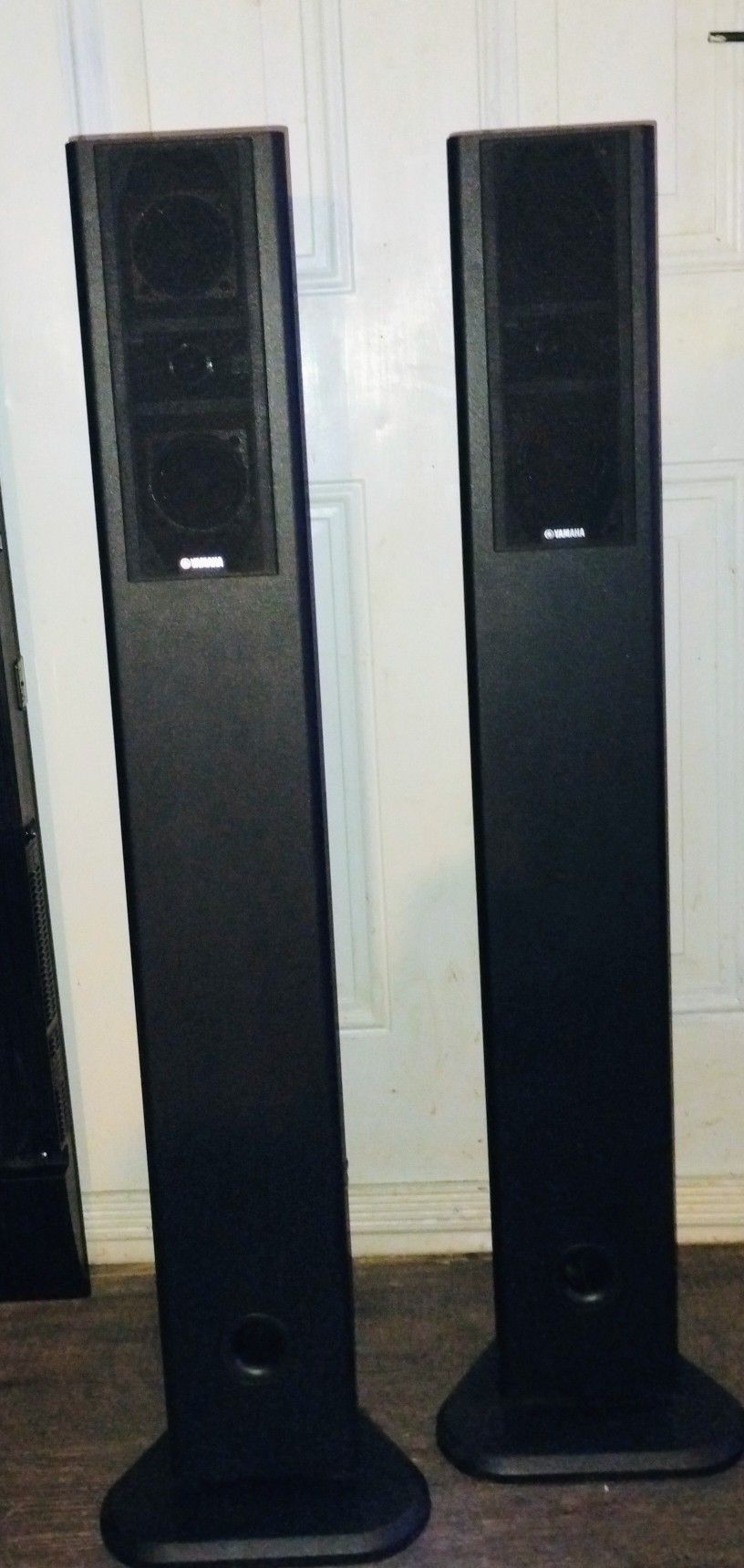 Yamaha Twin Tower Speakers