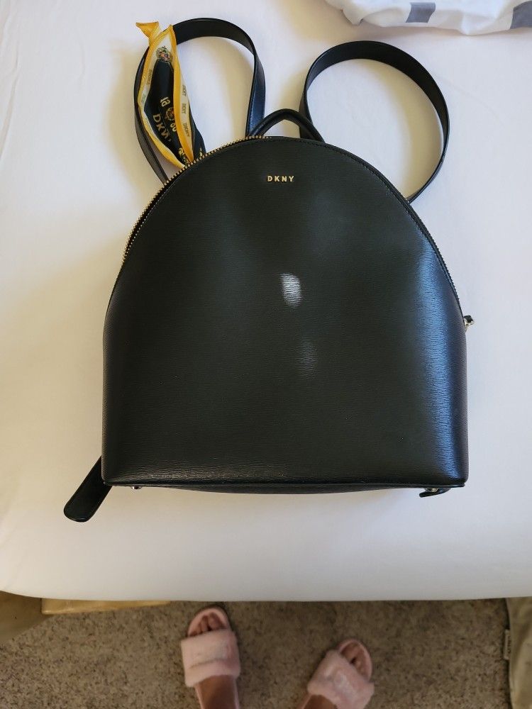 New DKNY BACKPACK PURSE - Black