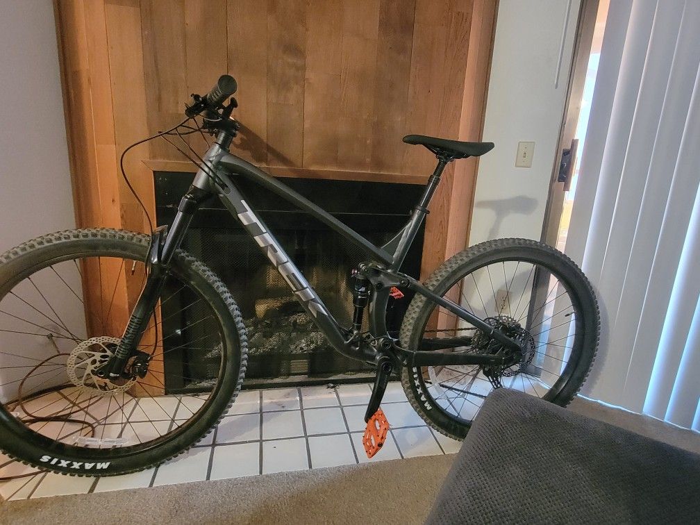 Trek Mountain Bike Size Xl/Full Suspension