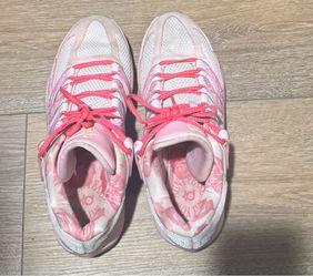 Kevin Durant Rose sneakers size 10 1/2