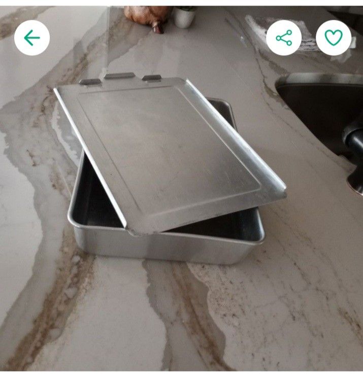 Vintage MIRRO 13X9X2 Baking Pan With Sliding Lid