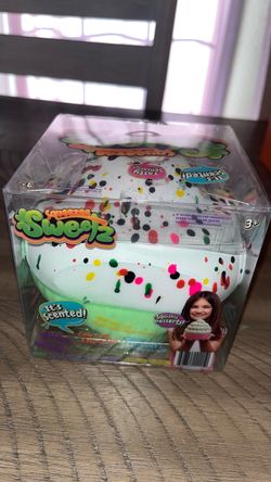 Cupcake squishy toy squeezee sweets scented