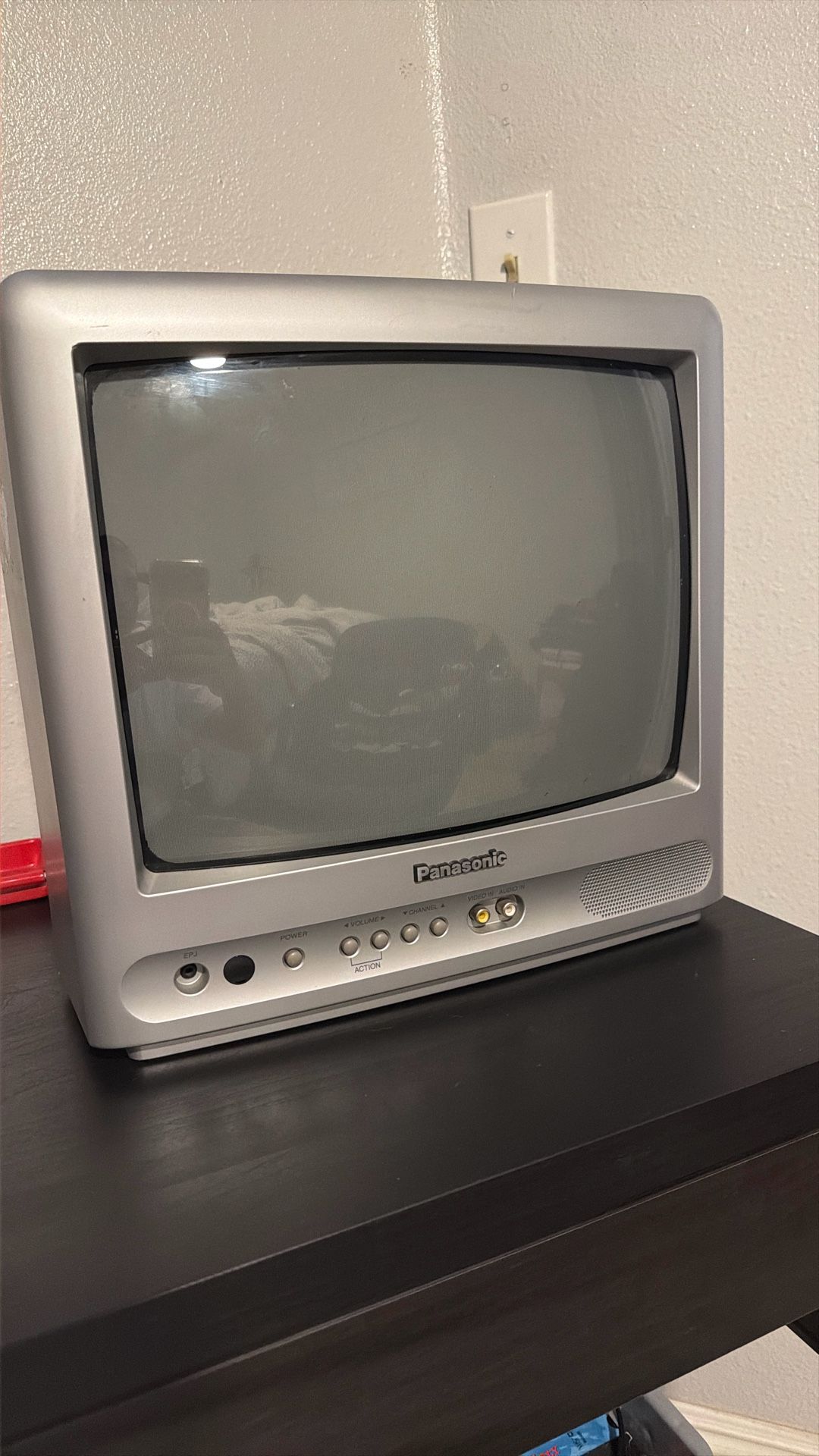 Panasonic CT-13R37S 13” Silver CRT TV Retro Gaming AV Input Vintage 2003 Tested VHS