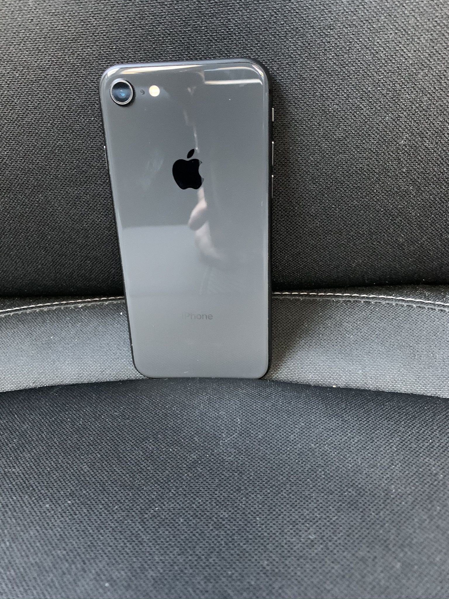 UNLOCKED IPHONE 8 / LOW PRICES