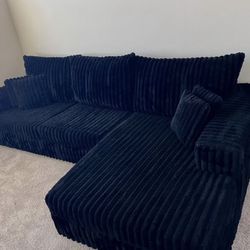 Black right facing sectional