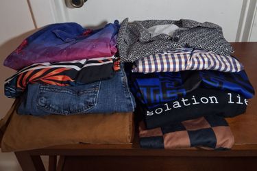 lot of 9 men's clothes size L $10 FIRM