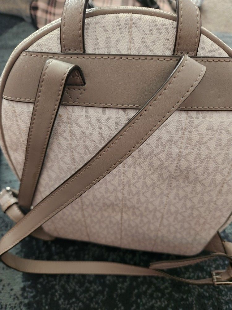 Michael Kors Backpack and Wallet Set display picture 3