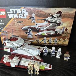 LEGO Star Wars: Republic Fighter Tank (75342) Complete 