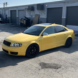 Audi B6 S4 (Imola yellow)