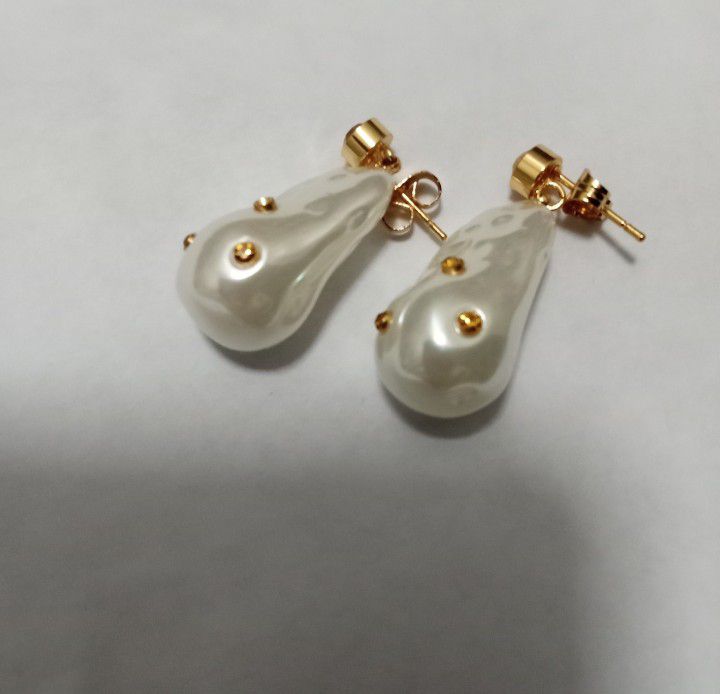 Pearl Ivory Earrings 