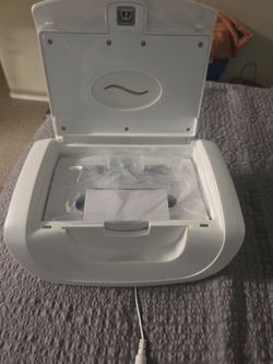 Baby Wipe Warmer with Open Lid