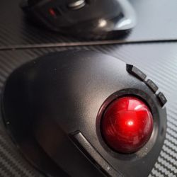 Elecom Deft Wireless Trackball Mouse 