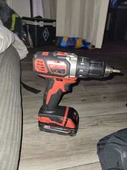 Milwaukee M18 Cordless Drill/Driver with Battery