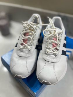 Adidas formal w/gold accent wmn 8.5