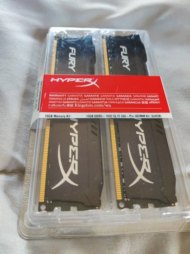 2x8 GB DDR3 RAM