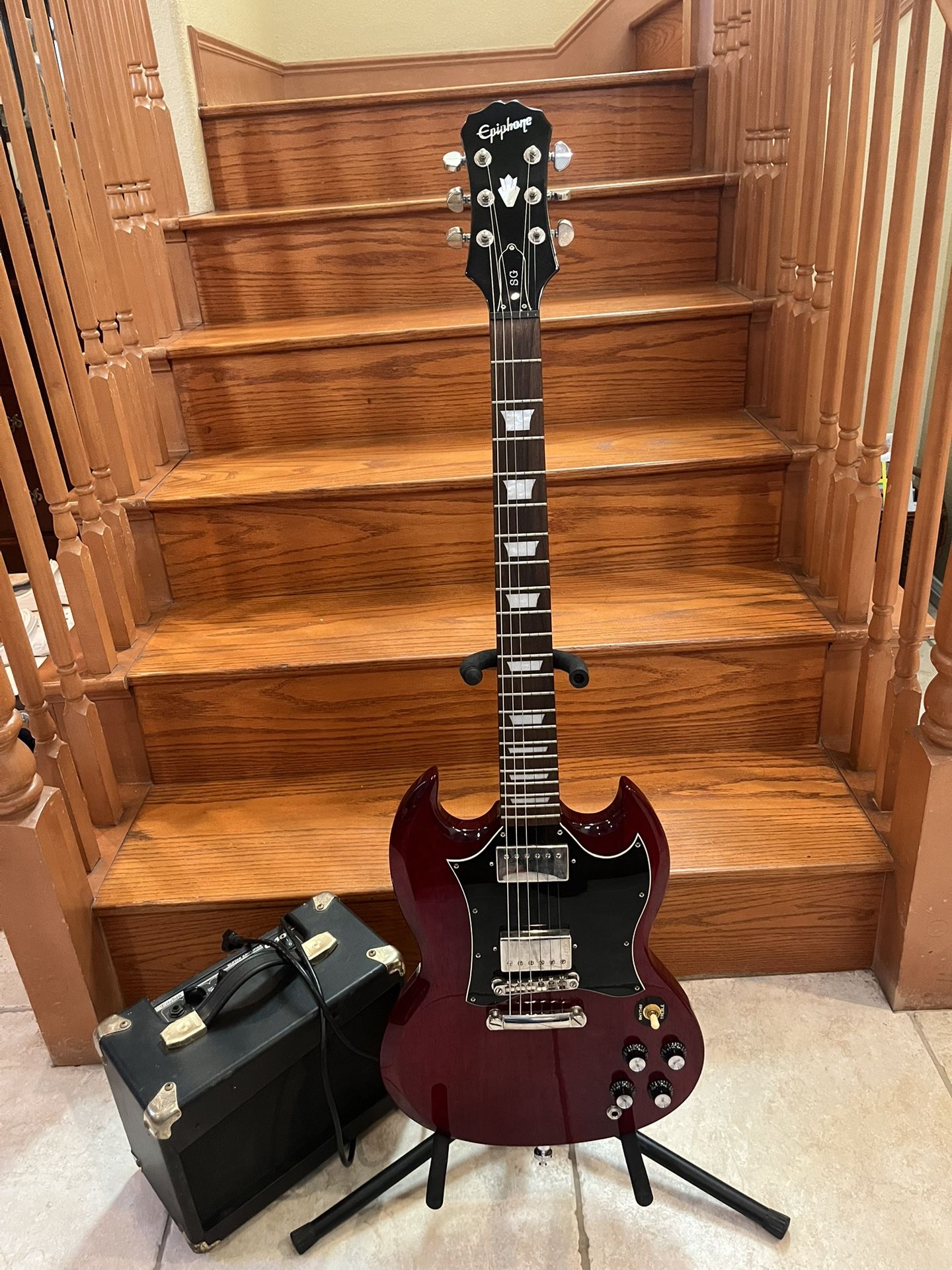 Epiphany Standard SG (Mint) W/ Esteban Guitar Amp