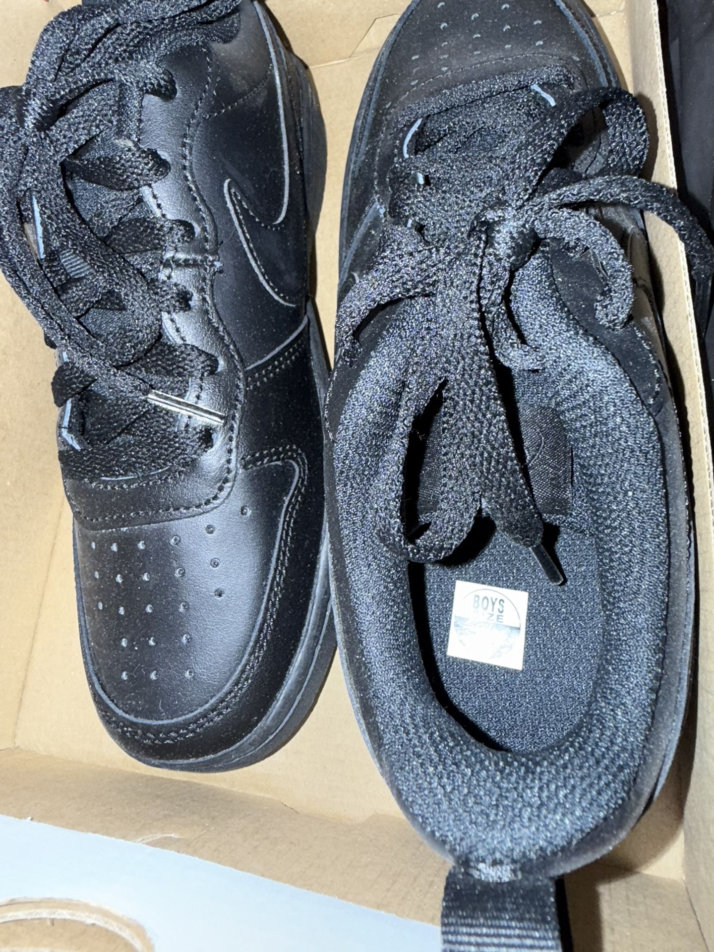 Boy's nike air forces
