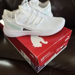 White Pumas 