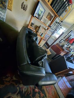 ZERO GRAVITY BLACK RECLINER