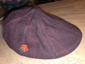 Boston Scally "Blood Rose" with Blood Rose pin