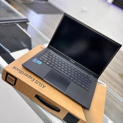 Asus EliteBook - intel Core i7-1355U 16GB Memory windows 11 Pro