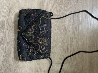 Beautiful beaded finesse purse never used black