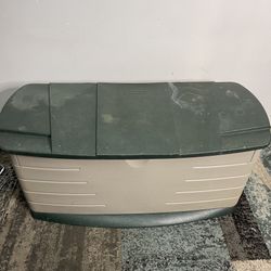 Rubbermaid Storage Bin Container