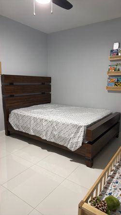 Queen Size Wood Bed
